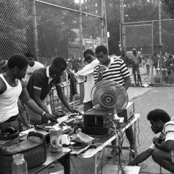 Как прекъсването на тока развило хип хопа в Америка