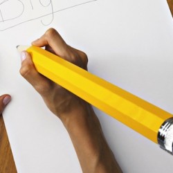 Защо обикновените моливи са винаги жълти