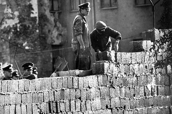 Берлинската стена бягства
