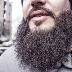 Може ли брадата да сгрява при студено време?