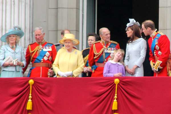 Въпреки че кралицата на Великобритания и нейното семейство са публични