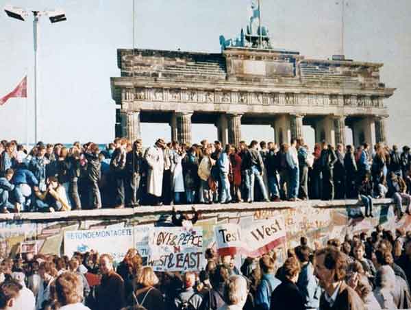 падането-на-Берлинската-стена