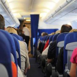 Защо седалките в самолета почти винаги са сини?