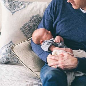 Бащинството не е „да помагаш на жената“, а да бъдеш родител на детето си